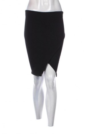 Пола Bershka, Размер S, Цвят Черен, Цена 2,04 €