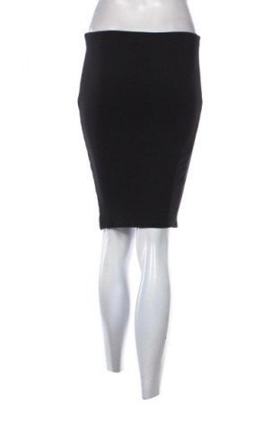 Пола Bershka, Размер S, Цвят Черен, Цена 2,04 €