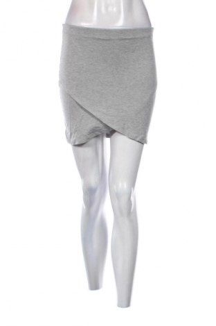 Пола Bik Bok, Размер S, Цвят Сив, Цена 3,06 €