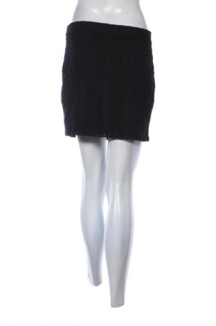 Пола Clockhouse, Размер M, Цвят Черен, Цена 2,04 €