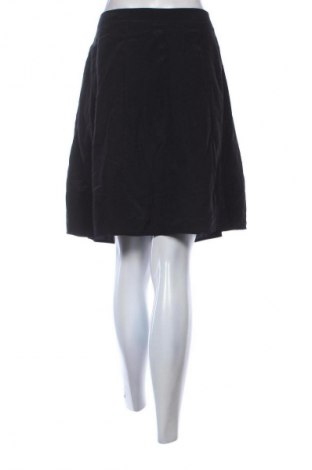 Пола Flame, Размер M, Цвят Черен, Цена 2,04 €