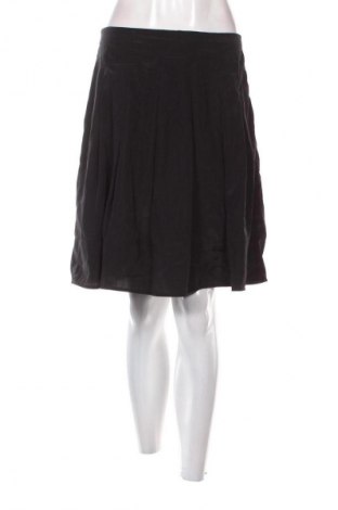 Пола Flame, Размер M, Цвят Черен, Цена 2,04 €