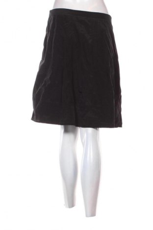 Пола Flame, Размер M, Цвят Черен, Цена 2,04 €