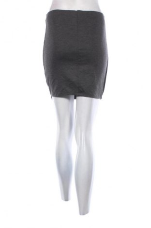 Пола Gina Tricot, Размер S, Цвят Сив, Цена 2,04 €