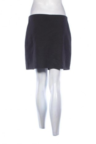 Пола H&M, Размер M, Цвят Черен, Цена 2,04 €