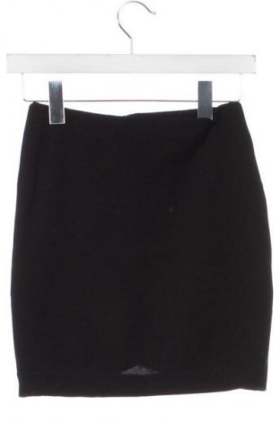 Пола H&M, Размер XS, Цвят Черен, Цена 2,04 €