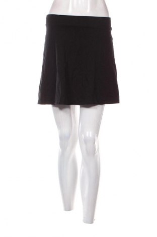 Пола H&M Divided, Размер S, Цвят Черен, Цена 2,04 €