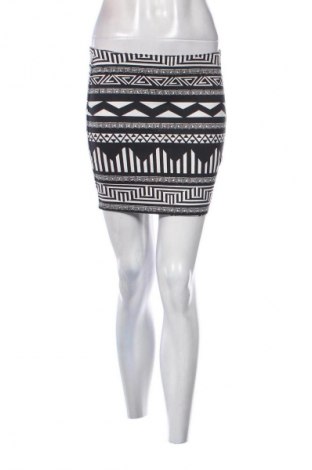 Пола H&M Divided, Размер S, Цвят Многоцветен, Цена 2,04 €