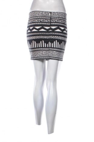 Пола H&M Divided, Размер S, Цвят Многоцветен, Цена 2,04 €