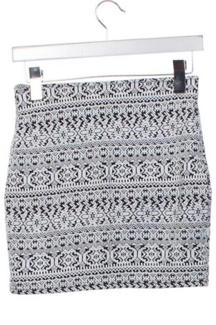 Пола H&M Divided, Размер XS, Цвят Многоцветен, Цена 3,06 €