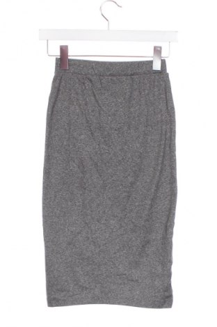 Пола H&M Divided, Размер XS, Цвят Сив, Цена 3,06 €