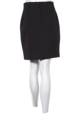 Пола Hennes, Размер S, Цвят Черен, Цена 2,04 €