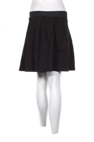 Пола Moe, Размер M, Цвят Черен, Цена 2,55 €