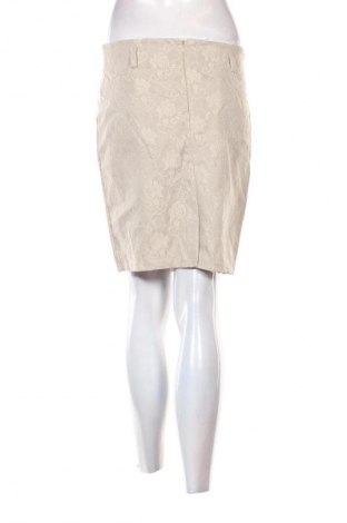 Пола NEW COLLECTION, Размер M, Цвят Бежов, Цена 2,55 €