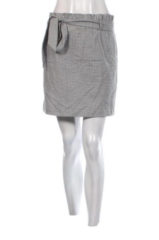 Пола New Look, Размер S, Цвят Многоцветен, Цена 2,04 €