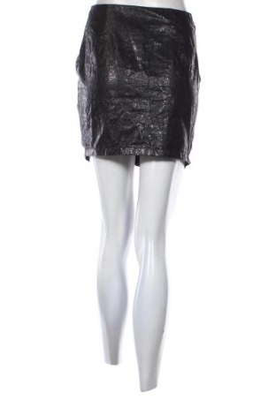 Пола Pretty Little Thing, Размер S, Цвят Черен, Цена 2,04 €