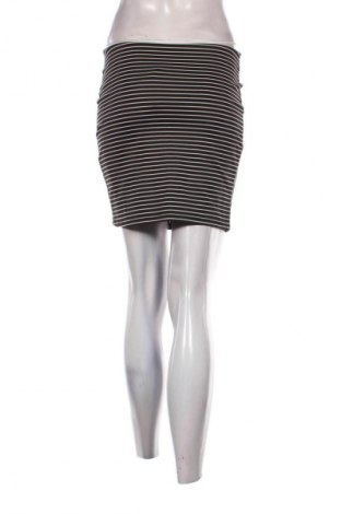 Пола Pull&Bear, Размер S, Цвят Многоцветен, Цена 2,04 €