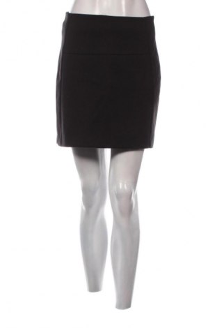 Пола Reserved, Размер S, Цвят Черен, Цена 2,04 €