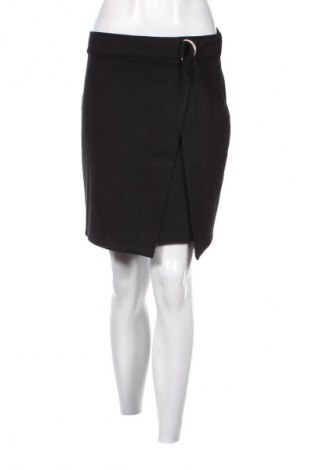 Пола Reserved, Размер L, Цвят Черен, Цена 2,04 €