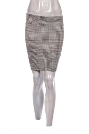 Пола Stradivarius, Размер S, Цвят Многоцветен, Цена 2,04 €