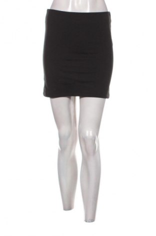 Пола Unbranded, Размер S, Цвят Черен, Цена 2,04 €