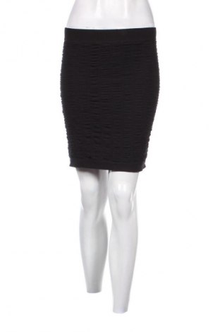 Пола Unbranded, Размер S, Цвят Черен, Цена 2,04 €