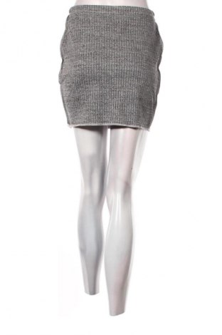 Пола Unbranded, Размер S, Цвят Сив, Цена 2,55 €