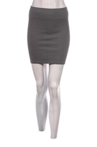 Пола Unbranded, Размер S, Цвят Сив, Цена 2,55 €