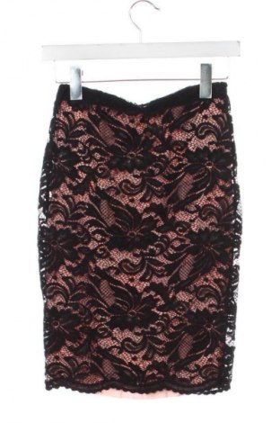 Пола Unbranded, Размер XS, Цвят Черен, Цена 2,04 €