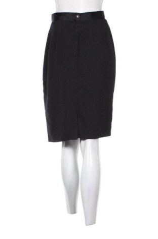 Пола Unbranded, Размер S, Цвят Черен, Цена 2,55 €