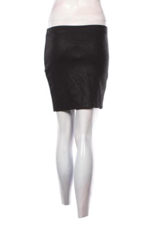 Пола VILA, Размер S, Цвят Черен, Цена 2,04 €