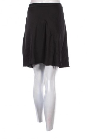 Пола VILA, Размер M, Цвят Черен, Цена 2,04 €