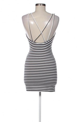 Рокля H&M Divided, Размер S, Цвят Многоцветен, Цена 2,04 €