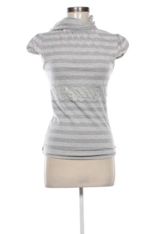 Bluză de femei Unbranded, Mărime S, Culoare Gri, Preț 30,00 Lei, #137318628