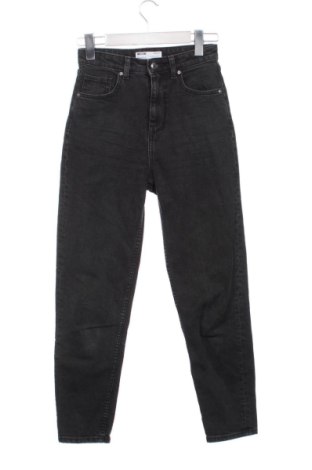 Дамски дънки Bershka, Размер XS, Цвят Черен, Цена 10,00 €, #137266786