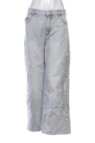 Blugi de femei Bershka, Mărime XL, Culoare Gri, Preț 106,71 Lei, #137282376