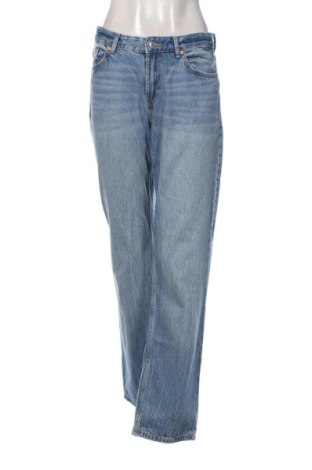 Blugi de femei Bershka, Mărime M, Culoare Albastru, Preț 94,48 Lei, #137296573