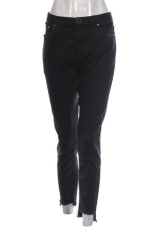 Дамски дънки Zara, Размер XL, Цвят Черен, Цена 18,10 €, #137278615