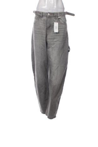 Blugi de femei Cropp, Mărime L, Culoare Gri, Preț 135,15 Lei, #137281430