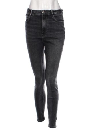 Blugi de femei Zara, Mărime M, Culoare Gri, Preț 62,75 Lei, #137318278