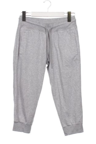 Pantaloni scurți de femei Adidas, Mărime XS, Culoare Gri, Preț 95,99 Lei, #137190445