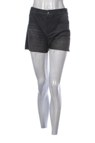 Pantaloni scurți de femei Bershka, Mărime S, Culoare Negru, Preț 53,99 Lei, #137245594