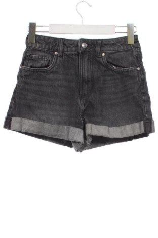 Pantaloni scurți de femei Cropp, Mărime XS, Culoare Gri, Preț 47,24 Lei, #137276112