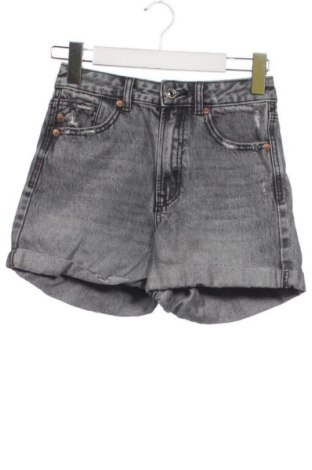 Dámske kraťasy  Stradivarius, Veľkosť XXS, Farba Sivá, Cena  14,46 €, #137276248