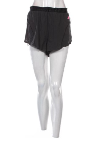 Dámské kraťasy  Adidas, Velikost XL, Barva Černá, Cena  661,00 Kč, #137282330
