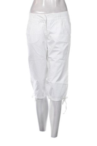 Pantaloni scurți de femei Reserved, Mărime L, Culoare Alb, Preț 61,99 Lei, #137282712