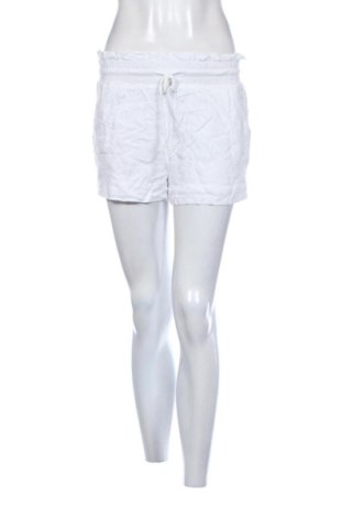 Pantaloni scurți de femei Beloved, Mărime S, Culoare Alb, Preț 24,80 Lei, #137285857