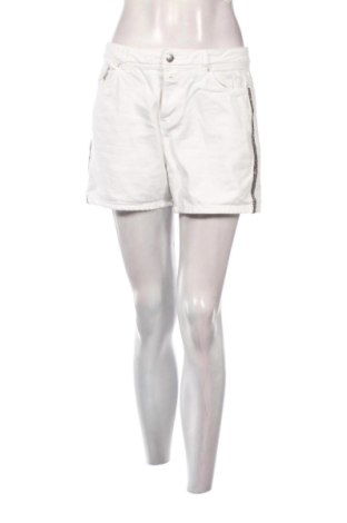 Pantaloni scurți de femei Camaieu, Mărime M, Culoare Alb, Preț 44,24 Lei, #137316588