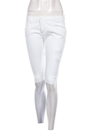 Pantaloni scurți de femei Blue Fire Co, Mărime M, Culoare Alb, Preț 68,24 Lei, #137321547