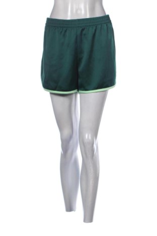 Pantaloni scurți de femei Adidas, Mărime L, Culoare Verde, Preț 104,98 Lei, #137222882